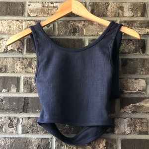 Super cute cross back crop top tank!